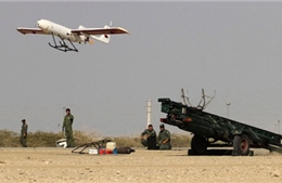Iran giới thiệu máy bay trinh sát tự chế 